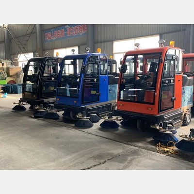 摩托人行道三輪養(yǎng)護車化工設(shè)備高壓清洗車